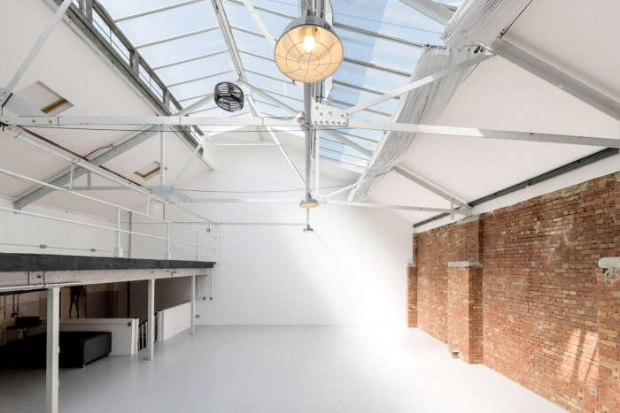 Large white, excellent lighting- filming photoshoot location-03.jpg