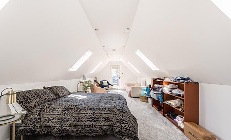 Black Barn CM3:annex bedroom