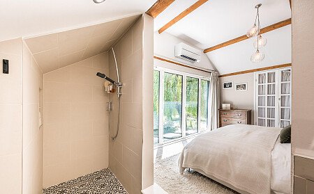 Black Barn CM3:bedroom5