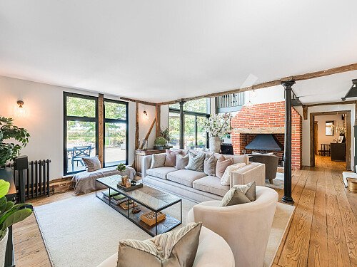 Black Barn CM3:open sitting room2