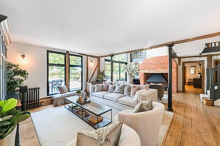 Black Barn CM3:open sitting room2