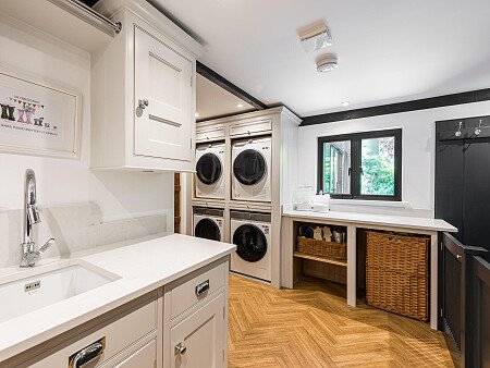Black Barn CM3:utility room