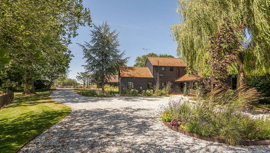 Location Creation:Black Barn CM3:driveway