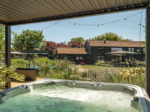 Location Creation:Black Barn CM3:hot tub