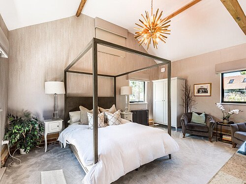 Location Creation:Black Barn CM3:master bedroom
