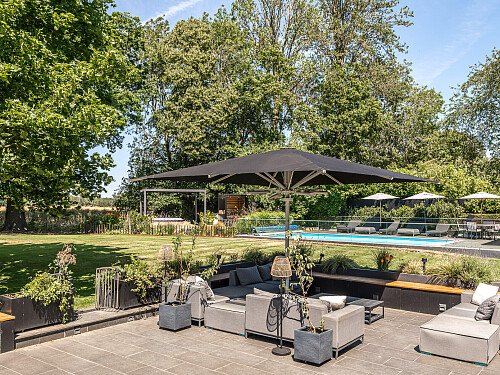 Location Creation:Black Barn CM3:outdoor dining 2