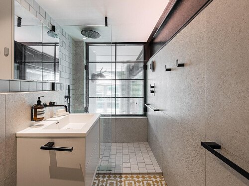 Location Creation:Old School House SE1:bathroom1
