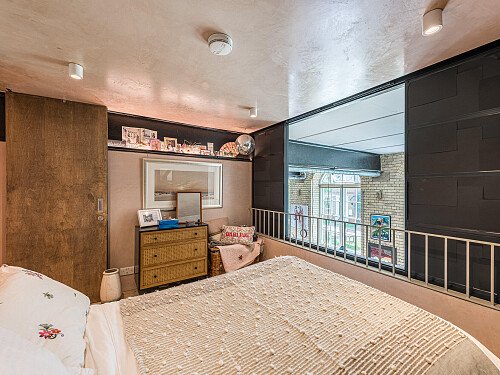 Location Creation:Old School House SE1:bedroom1 alt