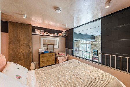Location Creation:Old School House SE1:bedroom1 alt