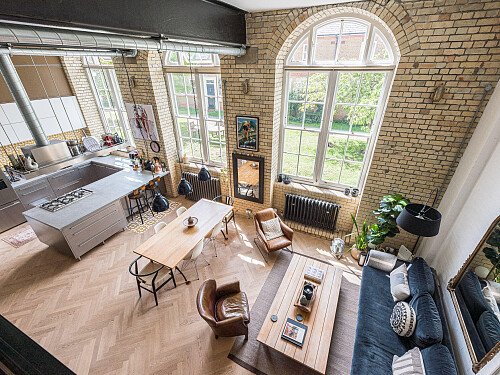 Location Creation:Old School House SE1:open living