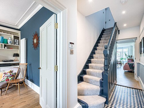 Location Creation:St John's Avenue:entrance hall
