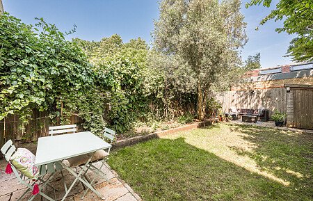 Location Creation:St John's Avenue:garden