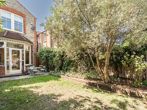 Location Creation:St John's Avenue:garden3