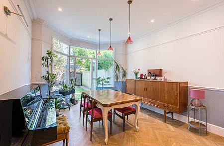 Location Creation:St John's Avenue:open dining2