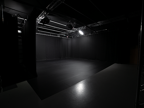 klatchstudio3blackout_1small