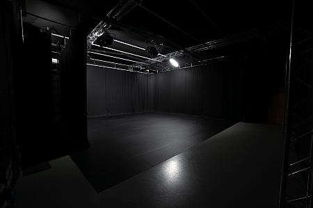 klatchstudio3blackout_1small