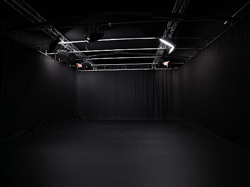 klatchstudio3blackout_2small