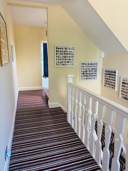 Mid landing and lower stairs
