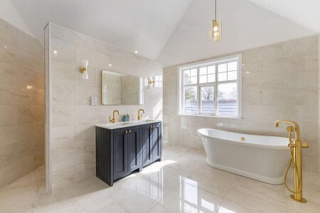 Field House MAster ensuite