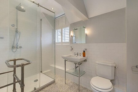 Field House Family bathroom