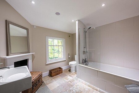 Location Creation: The Walled Garden:Bathroom 1