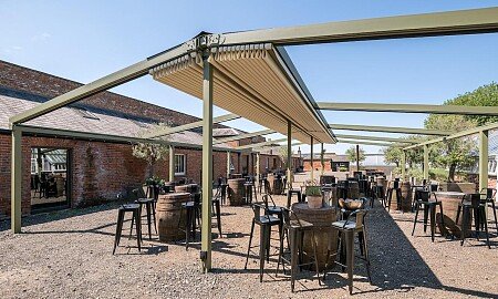The Walled Garden:outdoor seating2
