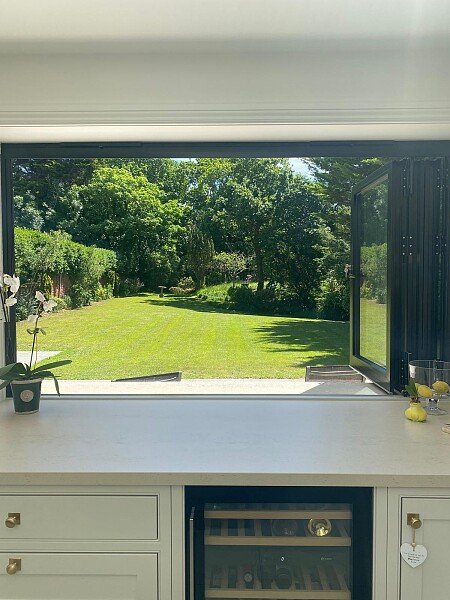 Picture window