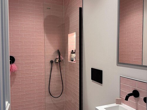 Girls en suite