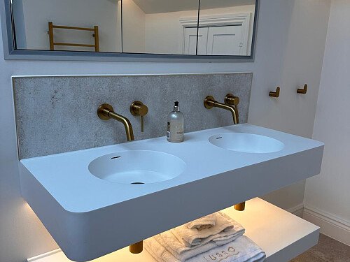 Master En Suite 2