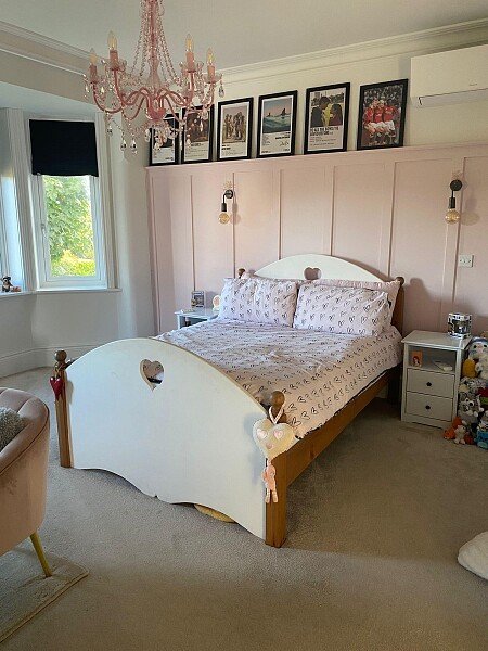 Girls bed 1