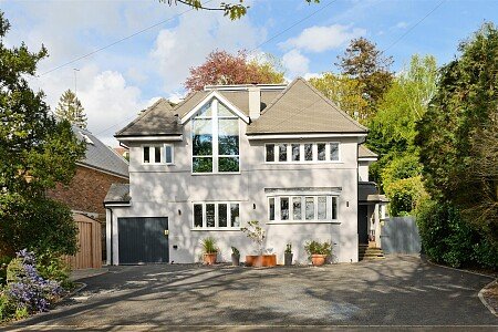16 Drakes Close 02