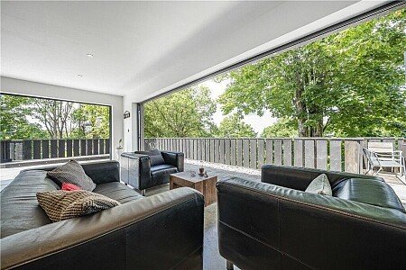 [www.airbnb.co.uk][15]4b557afd-d1aa-42c1-9540-e0f0c71b8416