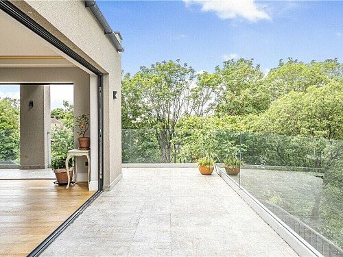 [www.airbnb.co.uk][107]92307647-b177-4b2c-8d7f-929452692776
