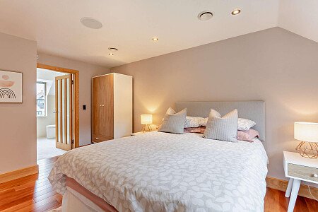 8658615-interior45-800