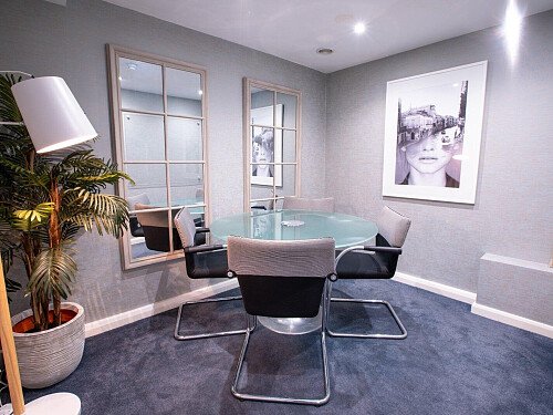 Snug_meeting_room_small