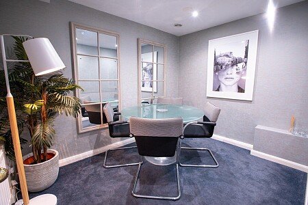 Snug_meeting_room_small
