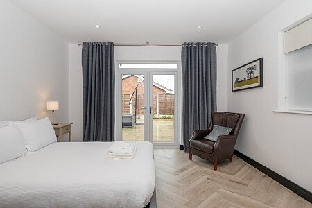 8 High Offley-025