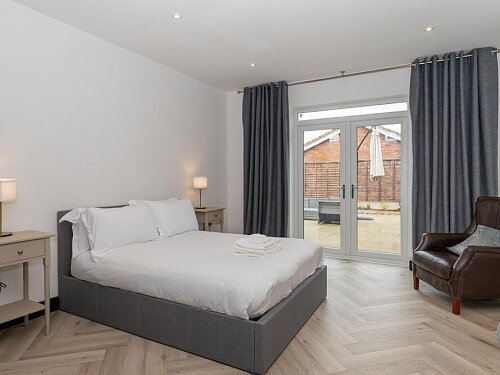 8 High Offley-026