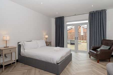 8 High Offley-026