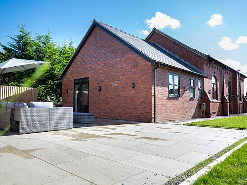 8 High Offley-056