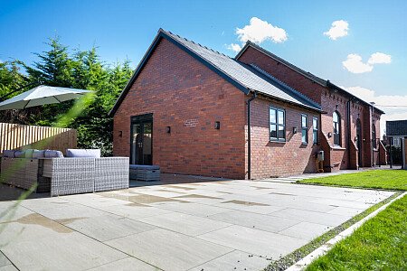 8 High Offley-056