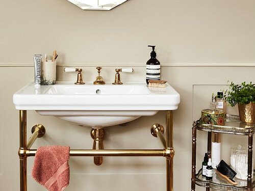 BATHROOM BASIN