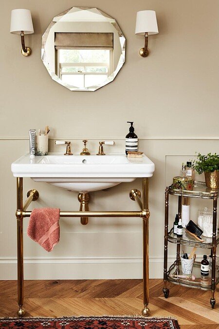 BATHROOM BASIN