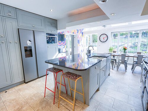 Kitchen with central island
