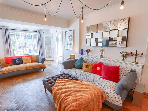 Main lounge 2