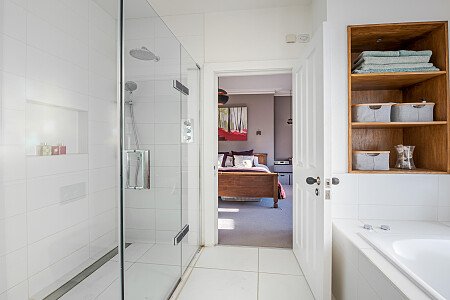 Location Creation: Ritherdon Road: ensuite