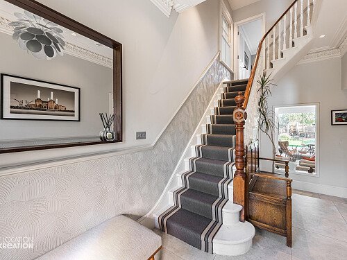 Location Creation: Ritherdon Road: entrance hall 2
