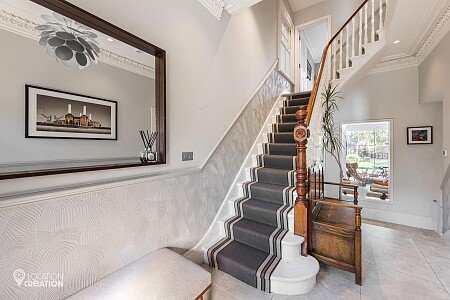 Location Creation: Ritherdon Road: entrance hall 2