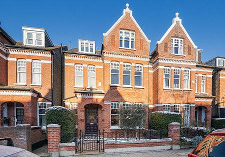 Location Creation: Ritherdon Road: front of prop