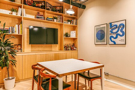 Industrial plywood finish - Filming Locations Locations Direct -30